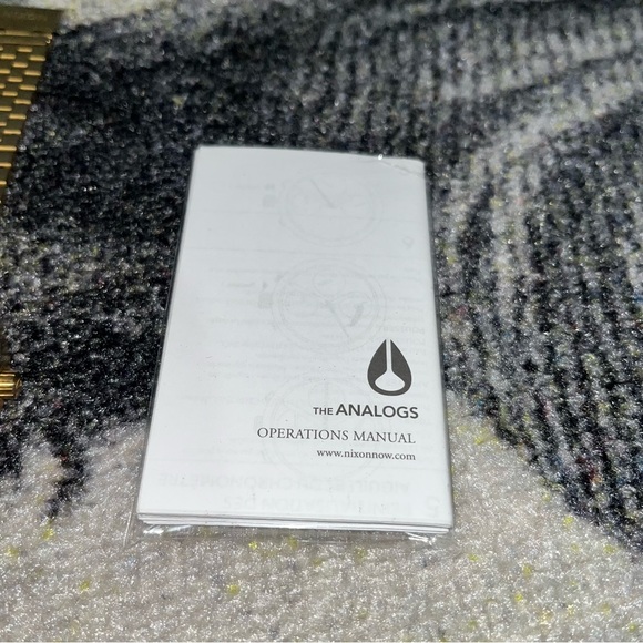 Nixon Time Teller Watch - Picture 8 of 8